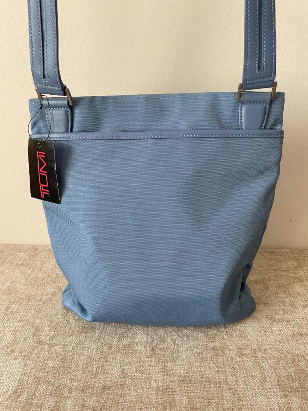 TUMI Nylon Crossbody Messenger Bag New with Tag - Picture 2 of 9
